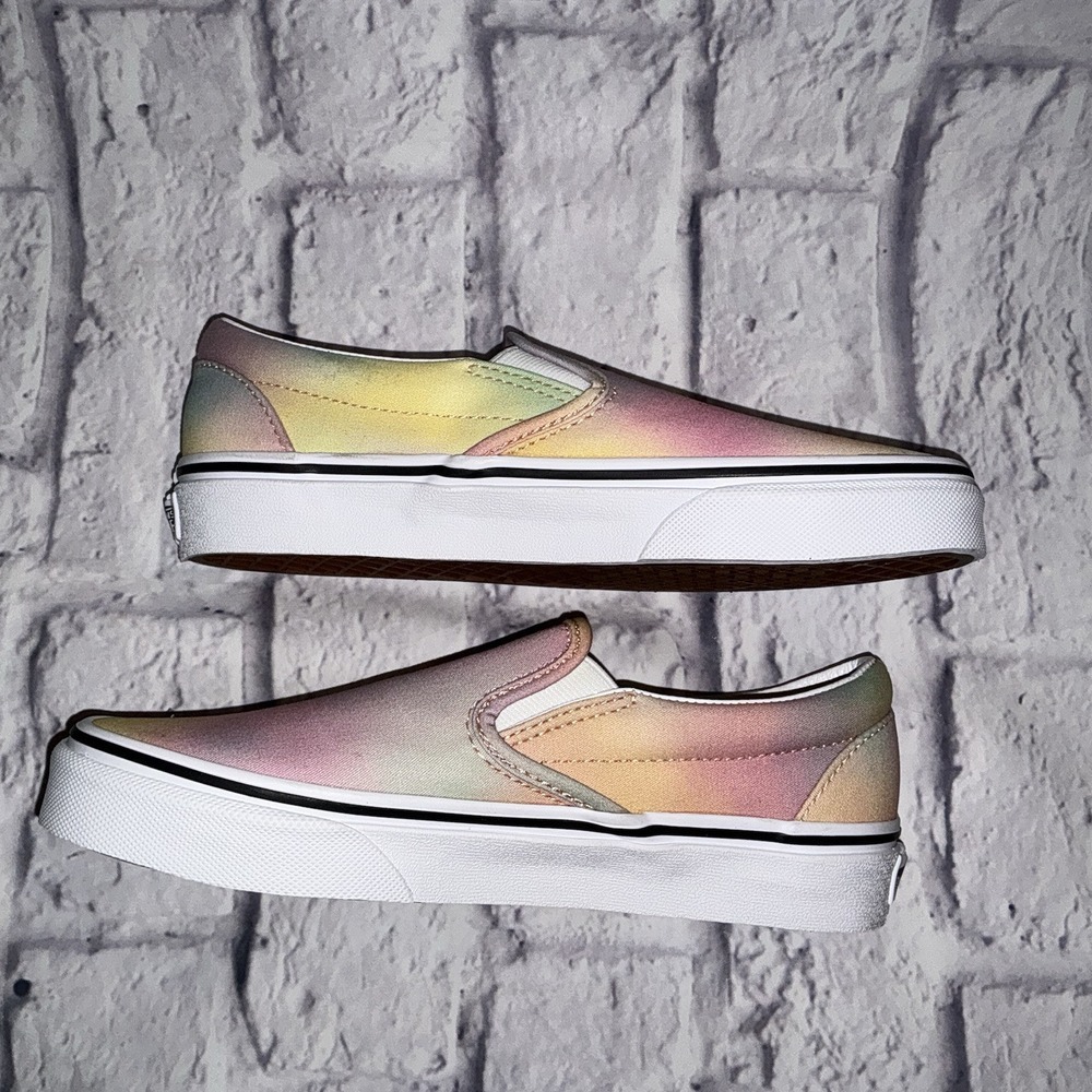 Vans Classic Slip On (Aura‎ Shift) Multicolor True White Womens Size 5 1/2 - Picture 2 of 7